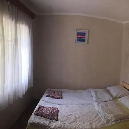 Napfény Apartman Appartamento *