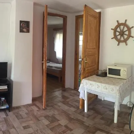Napfény Apartman Appartamento Velence